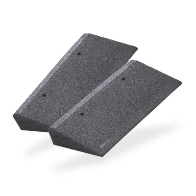 Immagine prodotto di set di rampe per cordoli bepco (2 pezzi) - nero, con rondelle incassate per il fissaggio, ciascuna lunga 50 cm, alta 8 cm