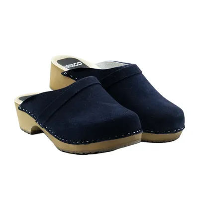 Produktbild von Damen-Holzclogs aus dunkelblauem Veloursleder mit Riemen – Bequeme Holzpantoletten mit niedrigem Absatz 37