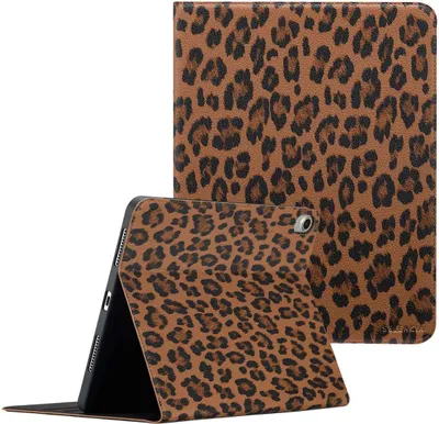 Productafbeelding van Selencia Sabi Bookcase met panterprint voor de Apple iPad Air 11 inch (2026) M4 / (2025) M3 / (2024) M2 / Air 5 (2022) / Air 4 (2020) - Mocha Brown