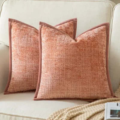 Produktbild von Set aus 2 Kissenbezügen, rosa, 45x45 cm, Chenille mit Samtrückseite.