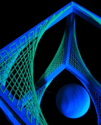 Produktbild von PSYWORK Schwarzlicht 3D StringArt Würfel "Blue Sky", 40cm