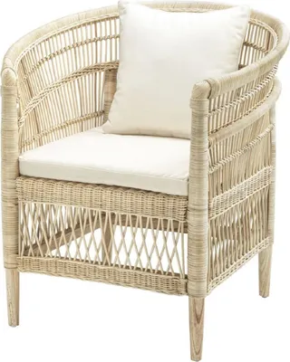 Produktbild von Casa Padrino Luxus Rattan Sessel mit Kissen Naturfarben / Cremefarben 77 x 67,5 x H. 86,5 cm - Luxus Wohnzimmer Möbel