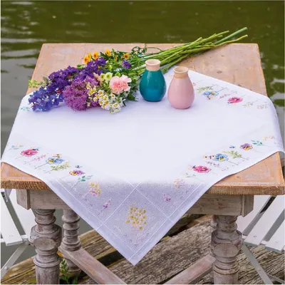 Zdjęcie produktu dla Vervaco obrus do haftu krzyżykowego "Bratki", wzór do liczenia, 80x80cm