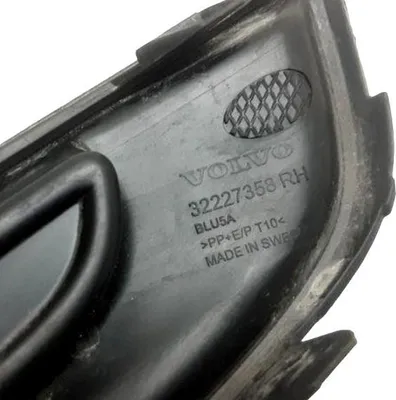 Image de VOLVO V90CC Grille de pare-chocs inférieure droite OE