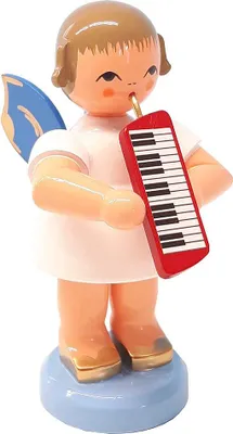 Produktbild von Engel mit Melodica - Blaue Flügel - stehend (9,5cm) von Kunstgewerbe Uhlig