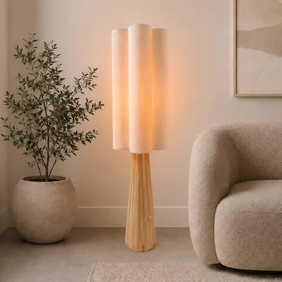 Image de Lampe sur pied Milton & Oldbrook, modèle Bacau, couleur blanche, revêtue de bouclé