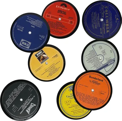 Produktbild von Vinyl Untersetzer im 8er Set aus echten Schallplatten im zufälligen Design