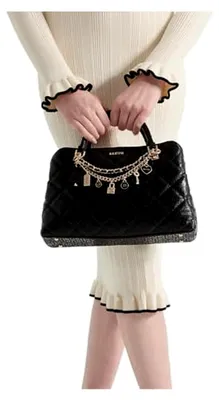 Produktbild von Damen Tasche mit 2 Fächern, elegantem Logo-Muster und goldfarbenen Metalldetails