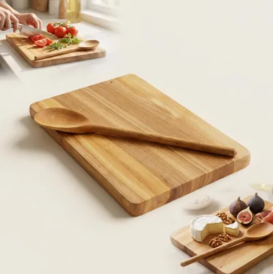 Immagine prodotto di SET da cucina in legno di ciliegio – TAGLIERE 30 × 20 × 2 cm + CUCCHIAIO 30 cm