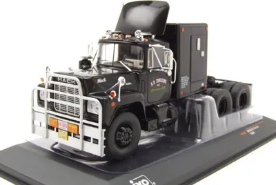 Produktbild von ixo models TR100 Mack R-Series Zugmaschine mit Kabine und Rammschutz 1966 schwarz R.D. Trucking 1:43