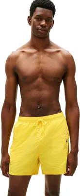 Productafbeelding van Tommy Hilfiger heren zwemshorts, medium, met elastische tailleband en trekkoord, met ritszak, geel (Buttercup Yellow), maat XS