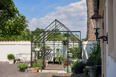 Produktbild von Gewächshaus Halls Qube 88 3 mm Sicherheitsglas 261 x 261 cm schwarz