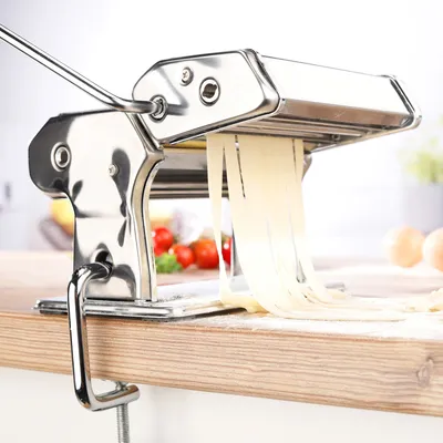 Produktbild von Nudelmaschine aus verchromten Metall