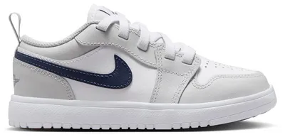 Imagen del producto de Jordan 1 Low ALT, color blanco, gris neutro, goma, marrón medio y azul marino (talla para niños), talla europea 35