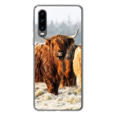 Produktbild von MuchoWow® Handyhülle Schutzhülle Hülle für Huawei P30 Schottische Highlander - Schnee - Wald Silikon Softcase Handy Hülle - Kartenbesitzer