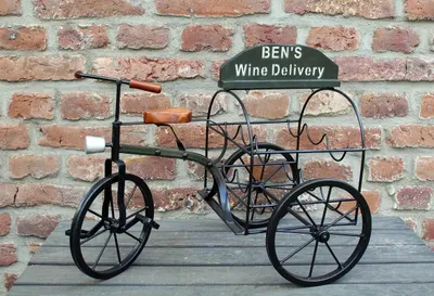 Immagine prodotto di Portabottiglie in legno per 6 bottiglie, stile vintage, realizzato artigianalmente. Dimensioni: circa 53 cm di lunghezza, 41 cm di altezza, 35 cm di larghezza