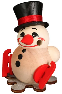 Ein fröhlicher Schneemann aus naturfarbenem Holz sitzt auf einem Wassertropfen trägt Schlittschuhe und einen schwarzen Zylinderhut mit rotem Band während er mit einem breiten Lächeln und roten Wangen in die Welt blickt
