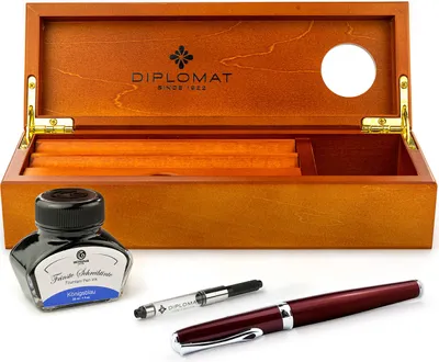 Produktbild von Füllhalter-Set Diplomat Excellence A2 Magma Rot mit Schreibtinte und Stiftetui aus Holz, Stärke M