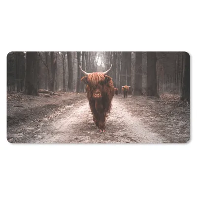 Produktbild von MuchoWow® Schreibtischunterlage Schottische Highlander - Tiere - Bäume 80x40 cm - XXL Mauspad - Gaming Mauspad