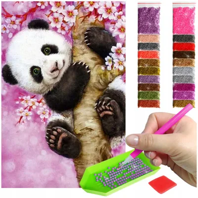 Zdjęcie produktu dla Haft diamentowy ARTULIO - Panda na drzewie z kwiatami - 60 x 40 cm - Diamond painting, Kompletny zestaw: mozaika + akcesoria