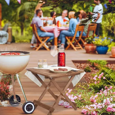 Produktbild von Famanu Klapptisch Praktische Beistelltisch für Wohnzimmer, Balkon & Terrasse - Stabil und platzsparend - HBT 50x50x50 cm - Braun