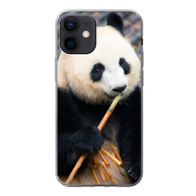 Produktbild von MuchoWow® Handyhülle Schutzhülle Hülle für iPhone 12 Großer Panda - Bambus - Blätter Silikon Softcase Handy Hülle - Schutzhülle