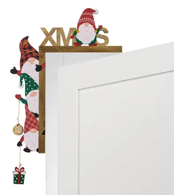 Weihnachtliche Türdekoration mit Zwergenfigur aus Holz
