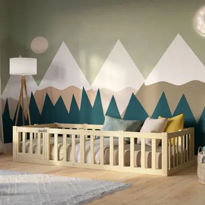 Produktbild von Crazy Pine Kinderbett 120x200 cm – Natürlichem Holz  - Montessori Bodenbett mit Rausfallschutz 40cm und Öffnbarer Barriere - Crazy Johnny