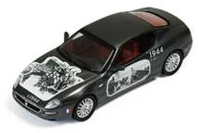 Produktbild von IXO 1:43 Maserati Coupe Cambiocorsa2002 Silver (Maserati 90th Anniv - D-Day 1944