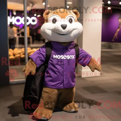 Immagine prodotto di Personaggio mascotte REDBROKOLY di una mangusta viola vestita con una maglietta grafica e una valigetta