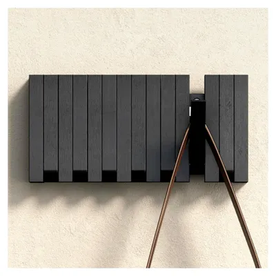 Produktbild von Wandgarderobe aus Holz mit 7 Garderobenhaken – Moderne Garderobenleiste für Flur und Eingangsbereich – Kleiderhaken für Jacken und Taschen, Matt Schwarz