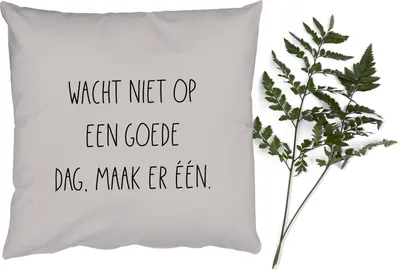 Produktbild von MuchoWow® Zierkissen Sofakissen Wohnzimmer Dekokissen 45x45 cm Zitate - Warten Sie nicht auf einen guten Tag, machen Sie ihn zu einem - Text - Schlafpolster - Polster für das Sofa
