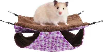 Imagen del producto de Hamaca de doble capa morada "Kaninchen", con capa intermedia para mayor calidez, ideal como cama colgante o saco de dormir para ardillas y otros animales pequeños