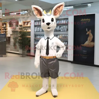 Produktbild von Weißer REDBROKOLY Reh Maskottchen Kostüm charakter bekleidet mit einem Oxford-Hemd und Schuhclips