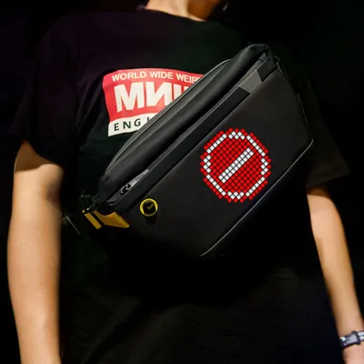 Produktbild von Divoom Bauchtasche Pixoo Pixeldisplay anpassbar LED schwarz