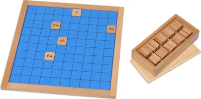 Produktbild von Betzold Hunderterbrett aus Holz mit Zahlenkärtchen 1-100, 34x34 cm