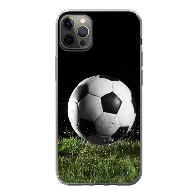 Produktbild von MuchoWow® Handyhülle Schutzhülle Hülle für iPhone 13 Pro Max Fußball auf der Wiese Silikon Softcase Handy Hülle - Mobiltelefon