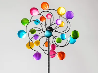 Produktbild von Buntes Windrad für den Garten aus Metall Windspiel Windmühle 126 cm