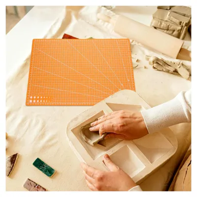 Produktbild von Doppelseitige Schneidematte A3 aus robustem PP-Material für Bastelarbeiten