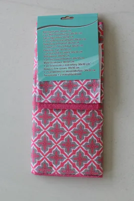 Produktbild von Mikrofaser Abtropfmatte 38 x 50 mm mit 2 Mikrofasertücher 30 x 30 cm Rot