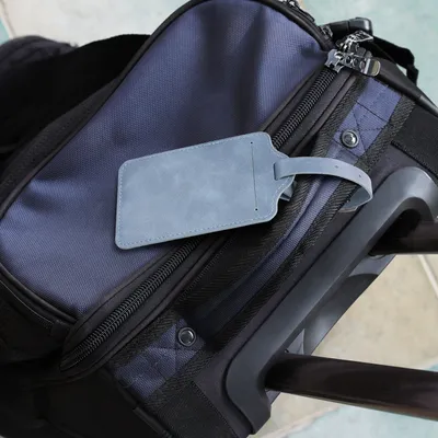 Produktbild von kwmobile 2x Kofferanhänger Adressanhänger Koffer Tag - Namensschild Schulranzen Gepäck Anhänger - Reise Gepäckanhänger Blaugrau