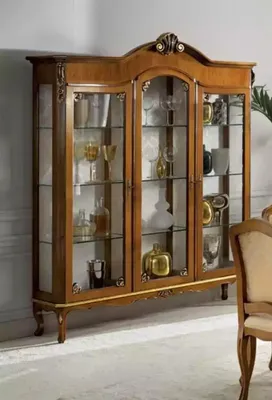 Image de Vitrine classique en bois Élégante armoire de luxe en verre Étagère en bois Vitrines