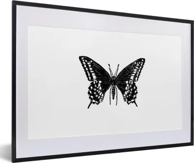 Produktbild von MuchoWow® Gerahmtes Poster Schmetterling - Tiere - Retro - Schwarz und weiß 60x40 cm - Poster mit Schwarzem Bilderrahmen Wandposter Rahmen Foto Bilder - Schlafzimmer - Plakat in Rahmen - Drucken