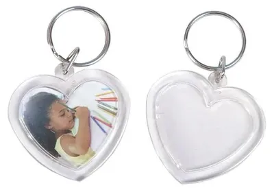 Immagine prodotto di Portachiavi artigianale in plastica a forma di cuore