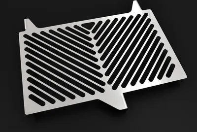 Produktbild von ZIEGER Kühlerabdeckung kompatibel mit Suzuki GSR 750 Clean silber
