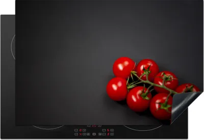 Produktbild von KitchenYeah© Herdabdeckplatte Glänzende Tomaten auf schwarzem Hintergrund , 78x52cm, Küche Deko, Glaskeramikkochfeld Herdabdeckung, Abdeckplatte fùr Kochfeld