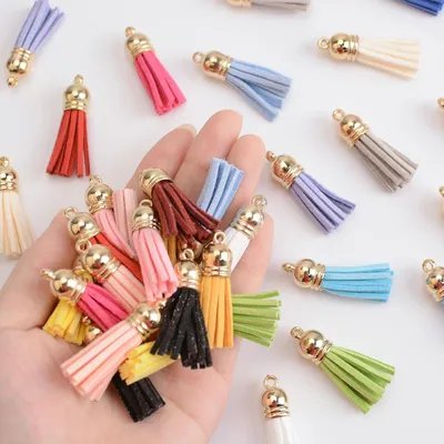 Produktbild von 34 Bunte Lederquasten Anhänger mit Kappen - 3 cm - Bastelbedarf für Tasendekoration