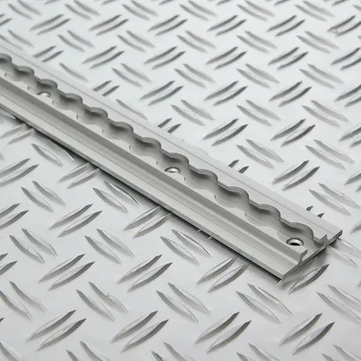 Produktbild von Zurrschiene für Anhänger - 150 cm