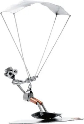 Zdjęcie produktu dla Ręcznie wykonana metalowa figurka kitesurfera – unikatowe dzieło ze stali i miedzi