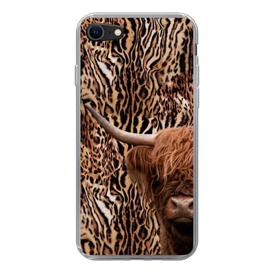 Produktbild von MuchoWow® Handyhülle Schutzhülle Hülle für iPhone SE 2022 Schottischer Highlander - Kuh - Pantherdruck Silikon Softcase Handy Hülle - Schutzhülle